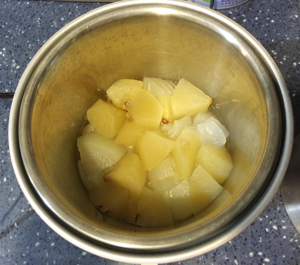 【小廚房】洋蔥蘋果高湯