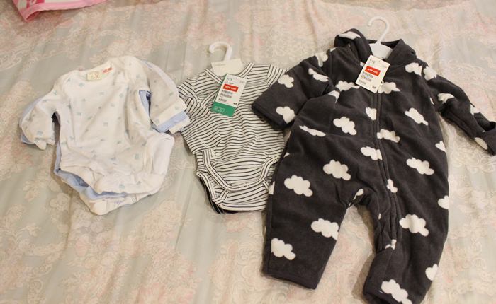 【旺財穿搭】H&M Baby的高CP值童裝們～(旺財的0M~11M新衣服)