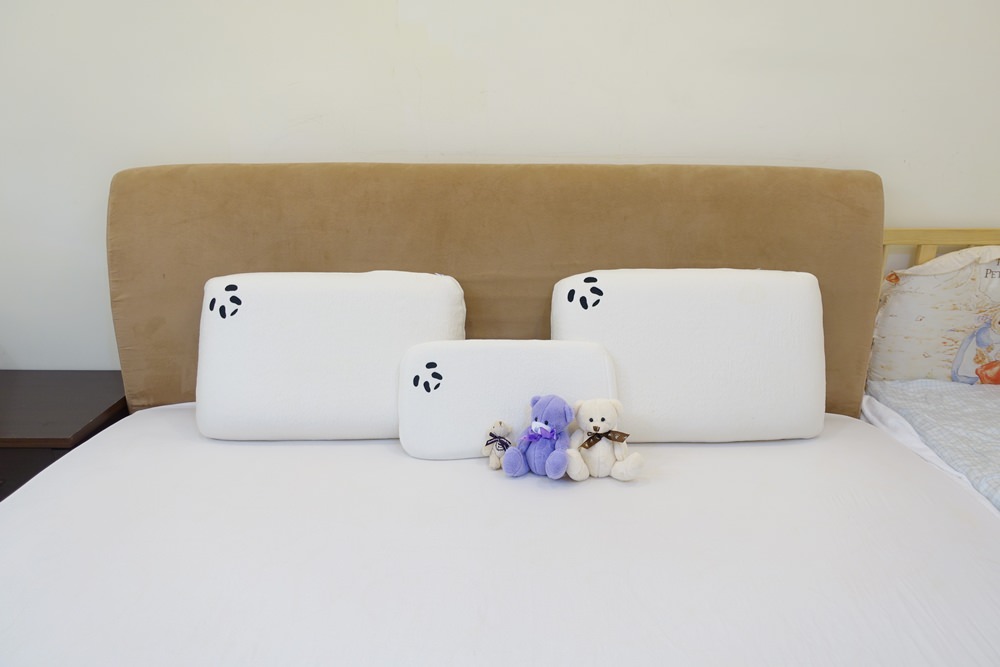 【家居】英國Panda甜夢枕~我們一家三口的可愛美夢記憶枕(還有嬰兒記憶枕喔~)