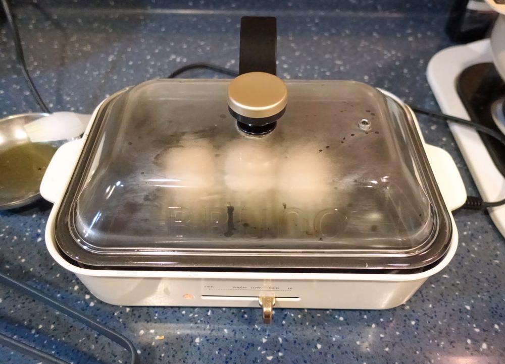【白色家居】BRUNO萬用電烤盤-條紋煎盤、六格煎盤、玻璃鍋蓋使用心得&食譜