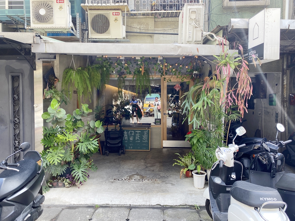 KOYA COFFEE 店門口
