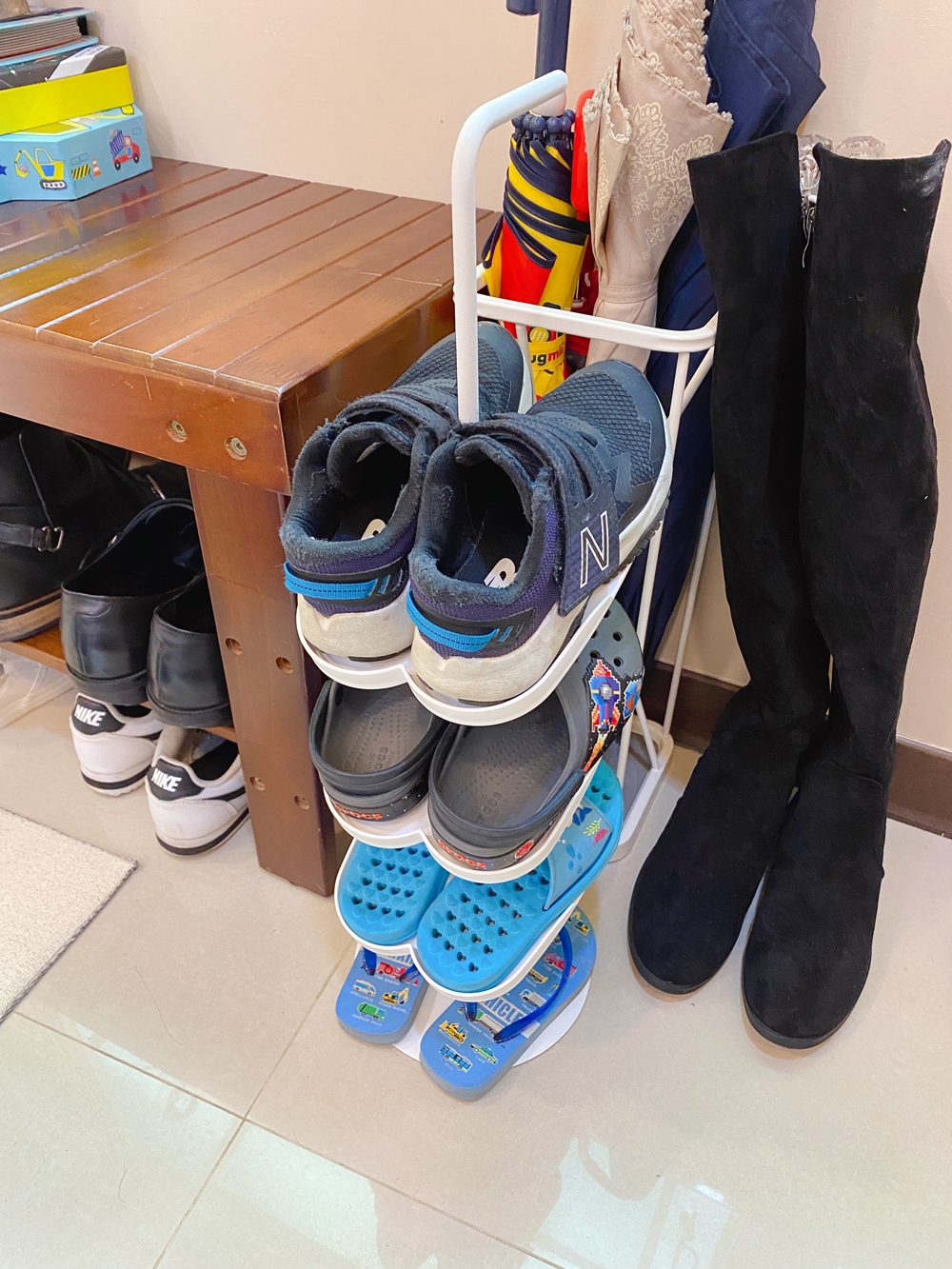 小尺寸不佔空間的兒童鞋架