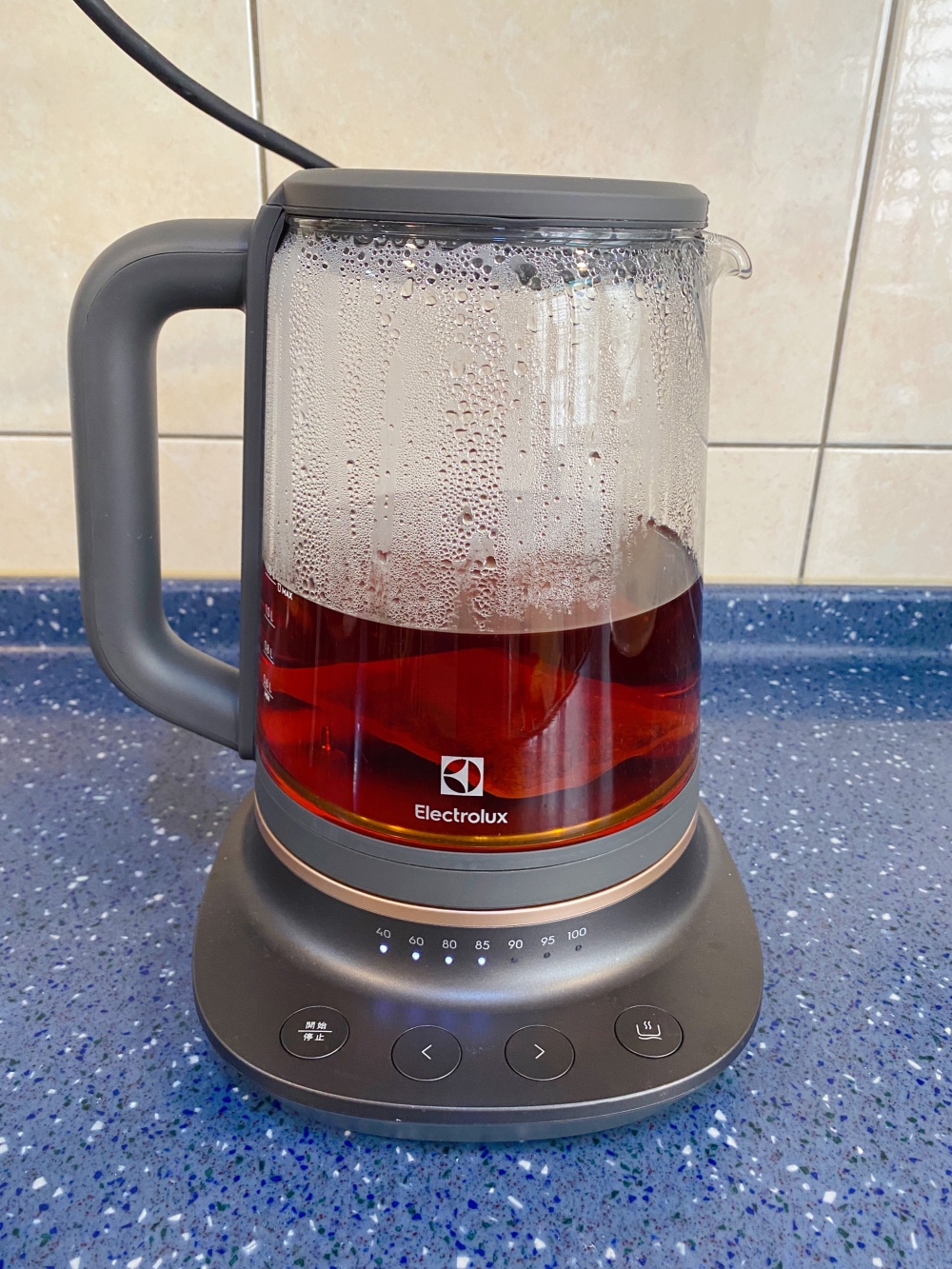 伊萊克斯 E7GK1-73BP 玻璃溫控電茶壺 煮紅茶