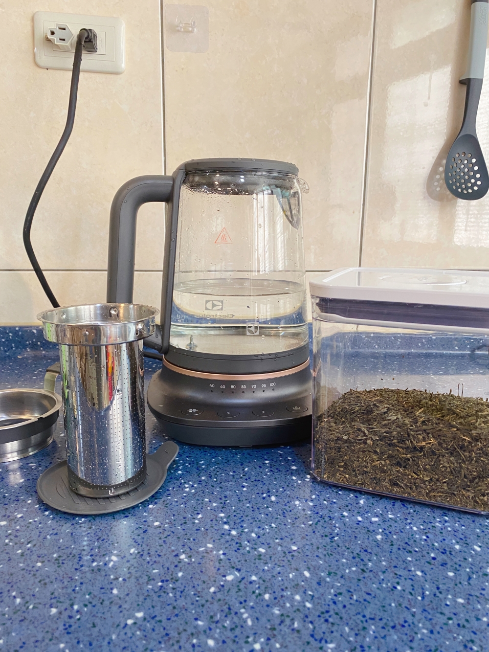 伊萊克斯 E7GK1-73BP 玻璃溫控電茶壺 散裝茶葉