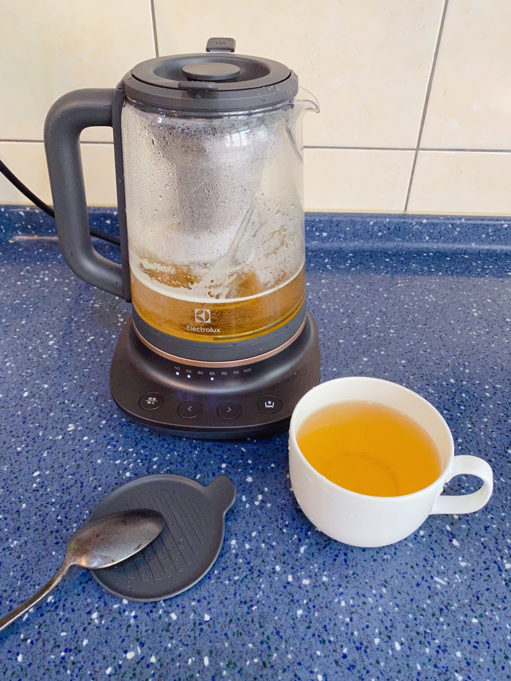 伊萊克斯 E7GK1-73BP 玻璃溫控電茶壺 清香綠茶