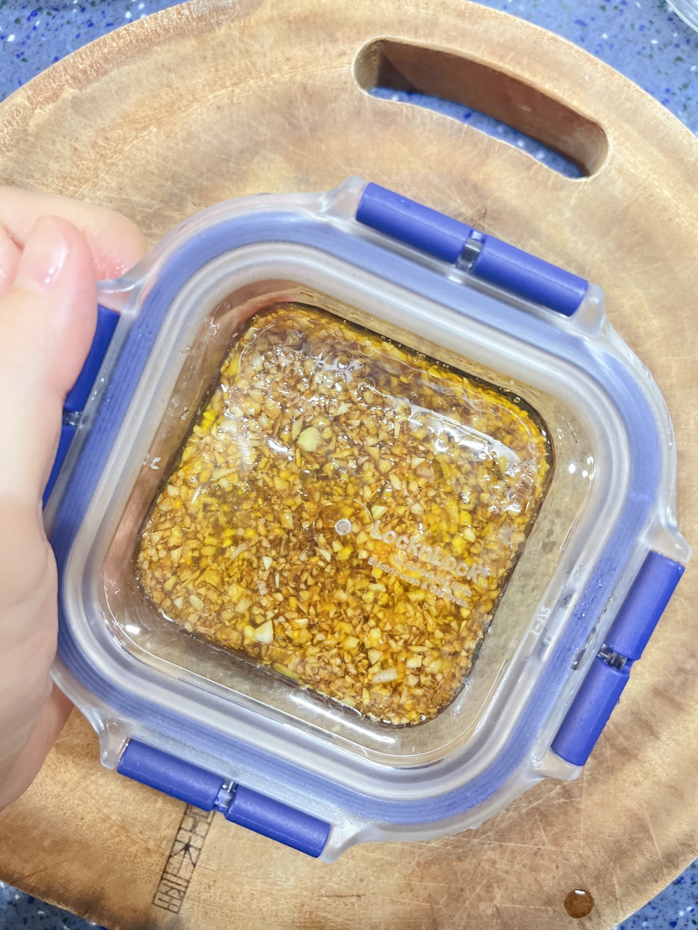 蒜泥醬油用樂扣樂扣玻璃保鮮盒裝