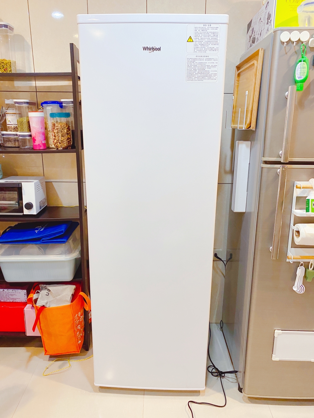 Whirlpool惠而浦193公升直立式冷凍櫃本人，超白超美的