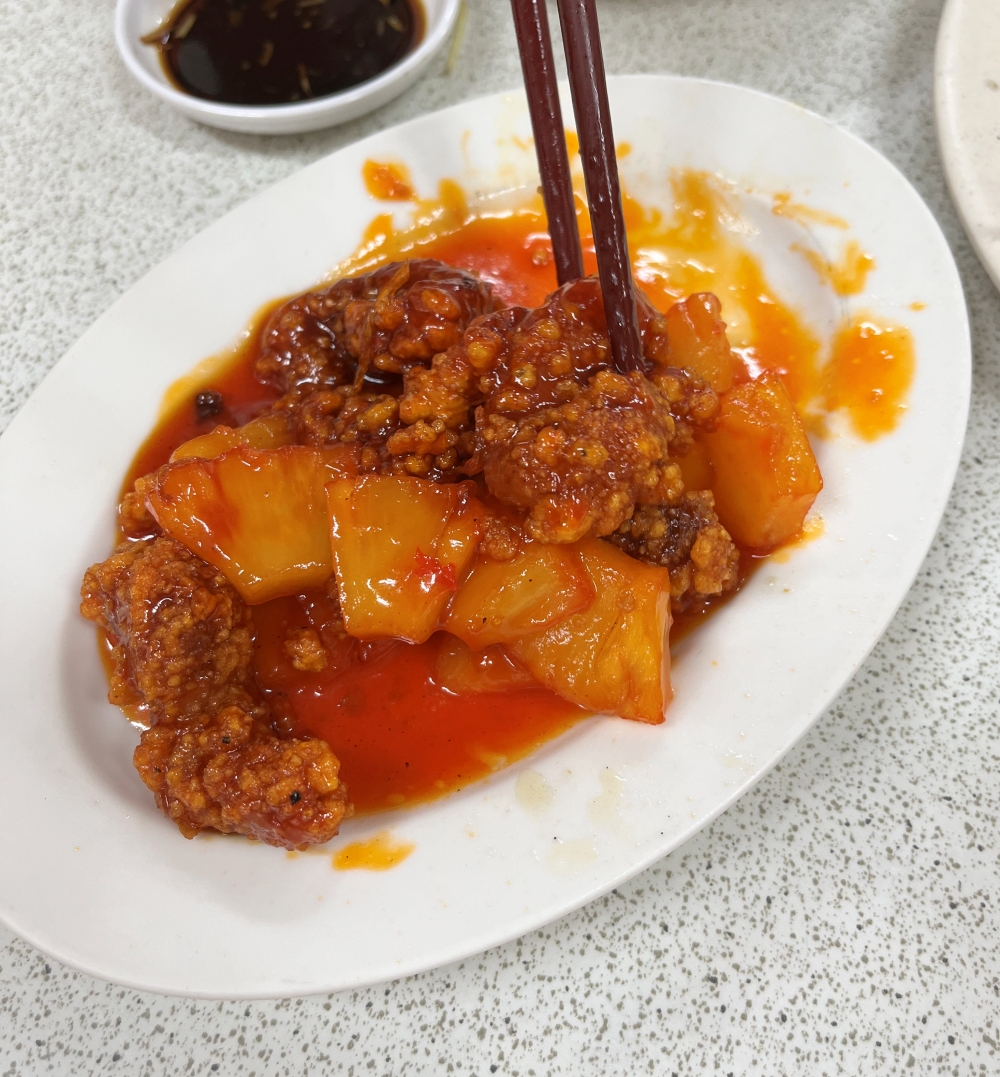 【台南中西區美食】上海華都小吃城松針小籠包，米其林綠色指南推薦餐廳，我們家心目中第一名的小籠湯包