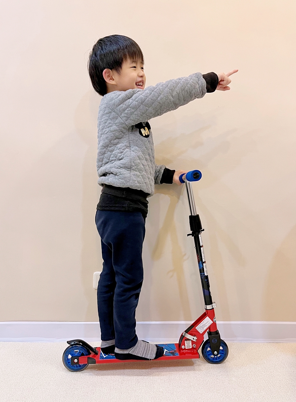 兒童節禮物推薦美國HUFFY蜘蛛人滑板車 適合5歲小男孩的滑板車