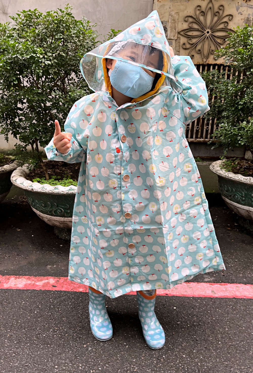 日本kukka hippo兒童雨衣雨鞋 粉嫩藍綠蘋果圖案