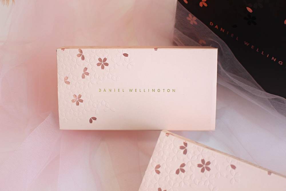 DW折扣碼 DW櫻花季粉紅色禮盒包裝