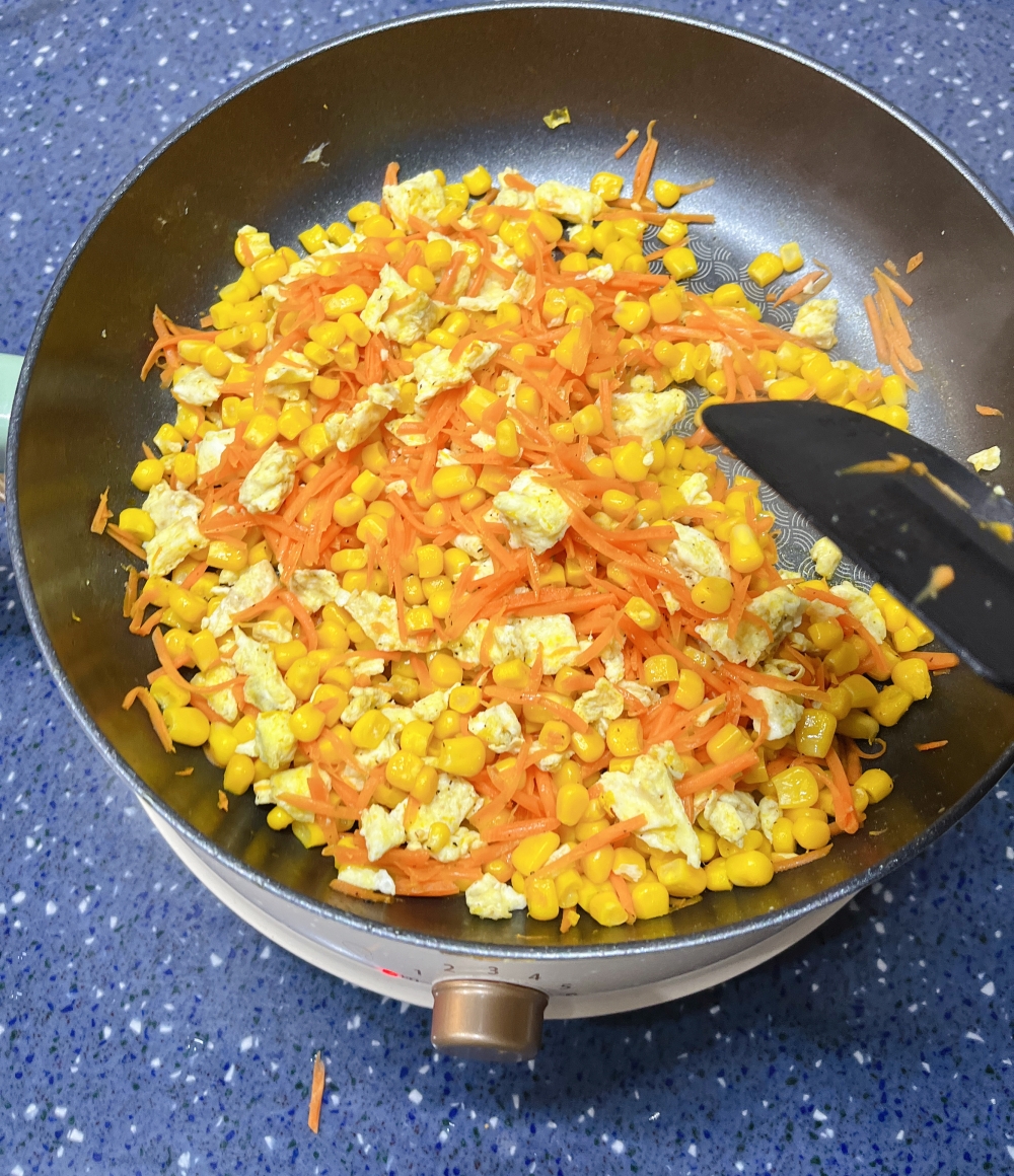 紅蘿蔔玉米炒蛋作法
