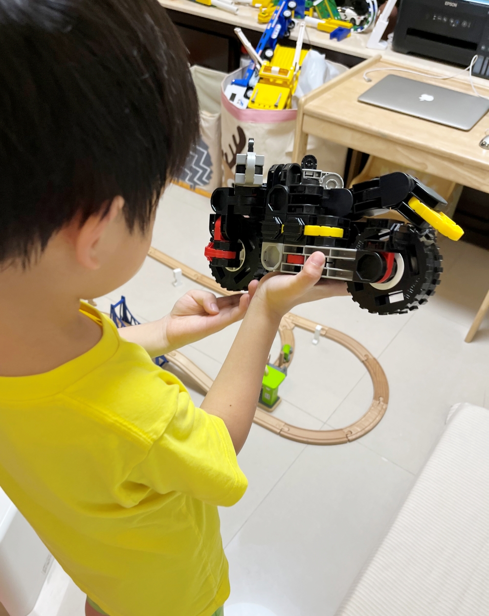 讓孩子愛不釋手的韓國iRiNGO百變創意3D積木機車模組