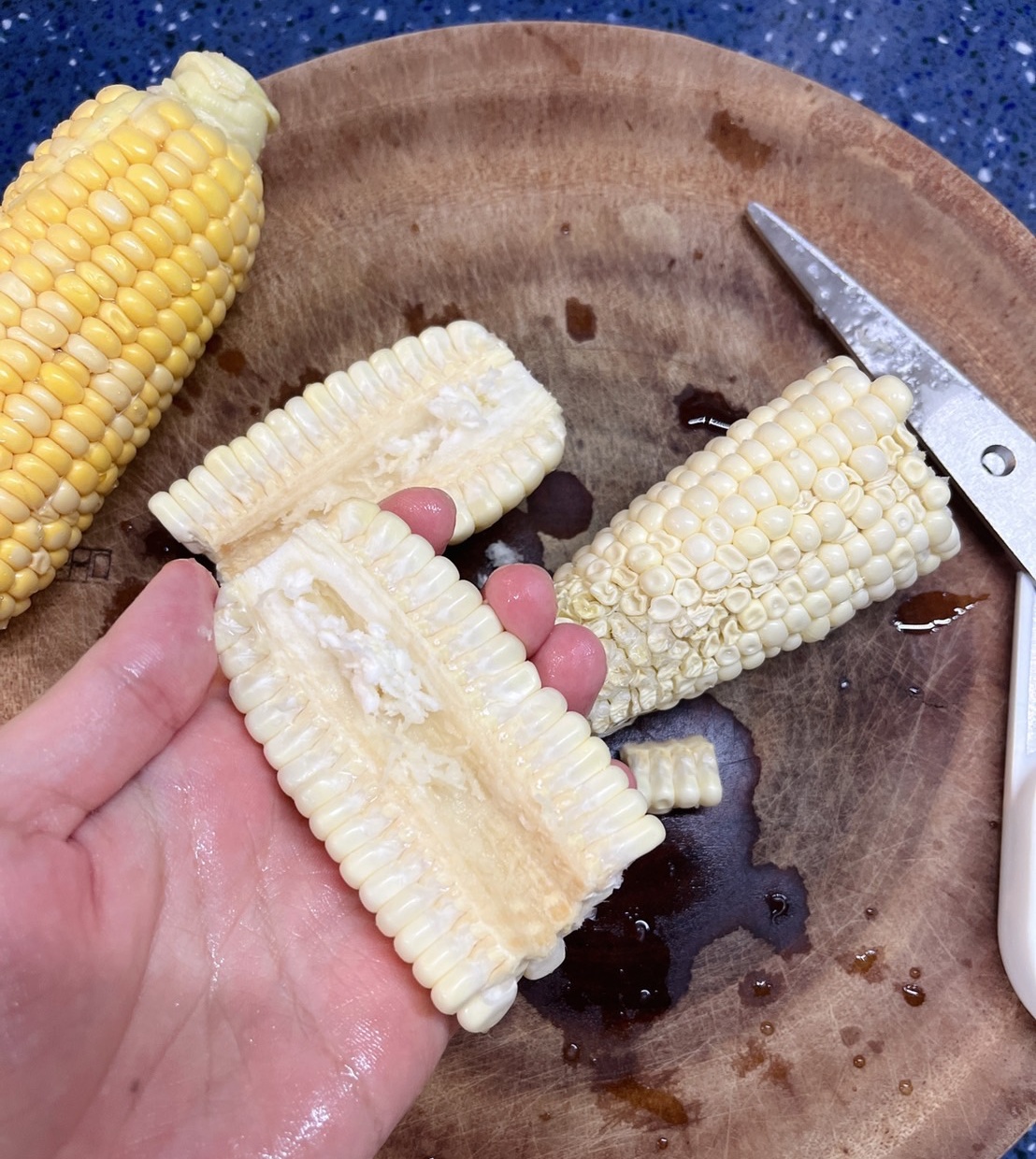 輕鬆剝玉米粒方法