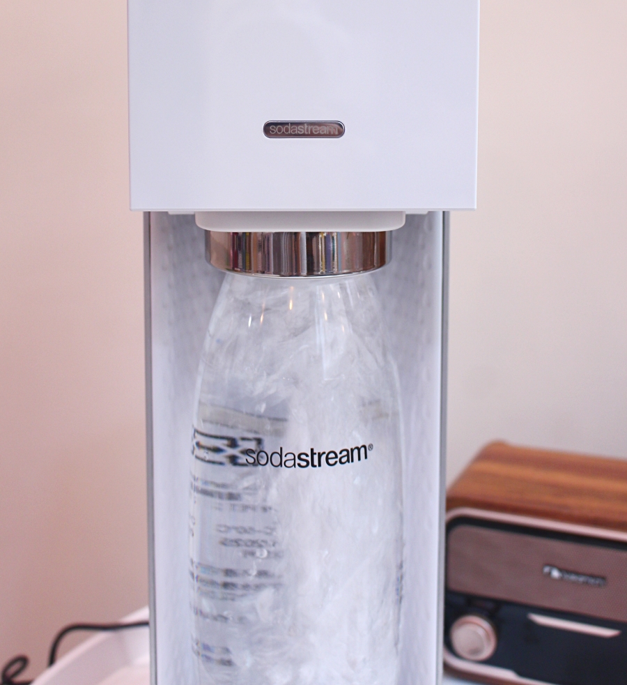 sodastream氣泡水機團購 power source氣泡水機打氣中