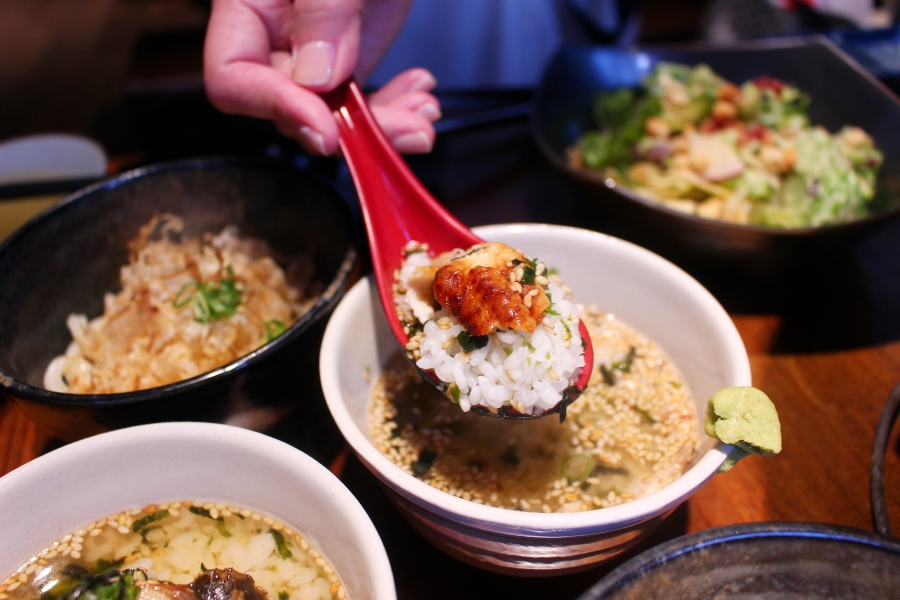 板橋町燒酒食鰻魚茶泡飯，非常有味道的一碗茶泡飯，鰻魚非常好吃