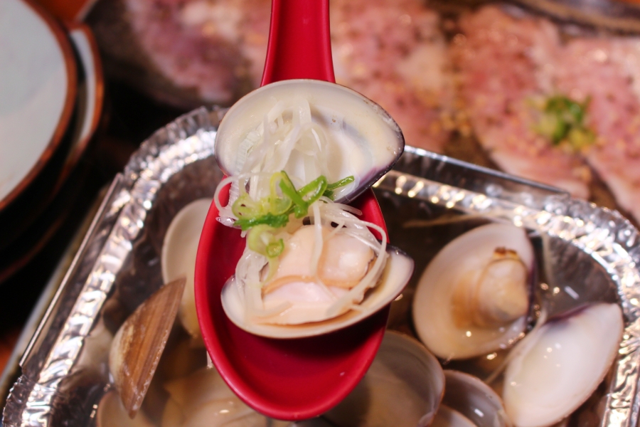 板橋町燒酒食清酒蛤蠣，超大顆超飽滿的蛤蠣非常鮮甜