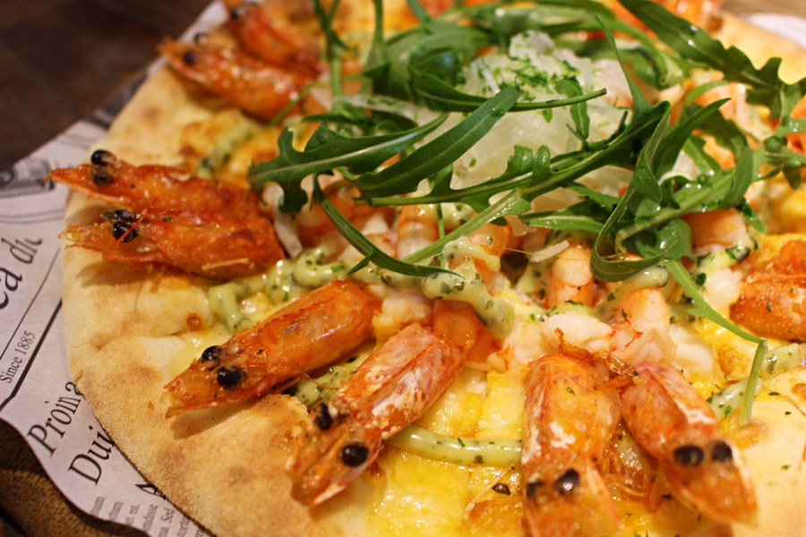 台南雛菊餐桌青醬鮮蝦豪華披薩16隻鮮蝦