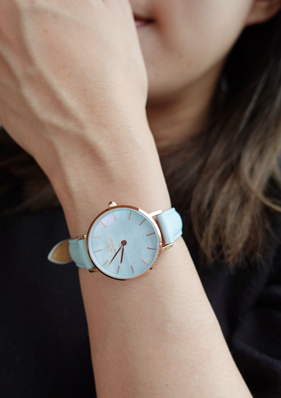 湖水藍色手錶推薦：超美粉彩色DW手錶，Daniel Wellington全新貝殼粉色腕錶系列藍風鈴手錶Petite Bluebell超美超夢幻開箱實戴分享，DW折扣碼