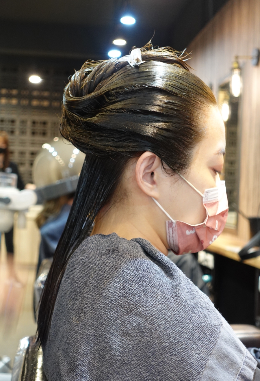 在七大界髮廊護髮的過程好像公主啊～就是一直有人服侍著妳的頭髮的感覺！