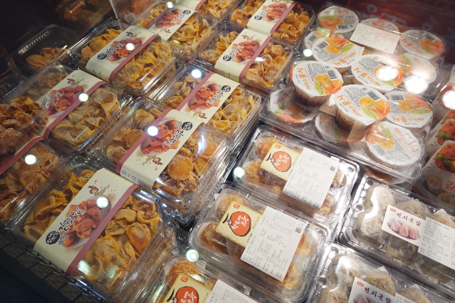 在春之季商品展裡還可以找到韓國柿餅、乾甜柿子、凍柿子