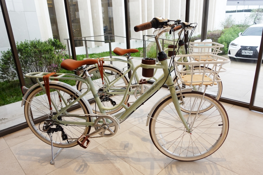 新濠一滙接待中心有提供腳踏車 是真的可以借來騎去河濱公園 感受附近周遭生活機能
