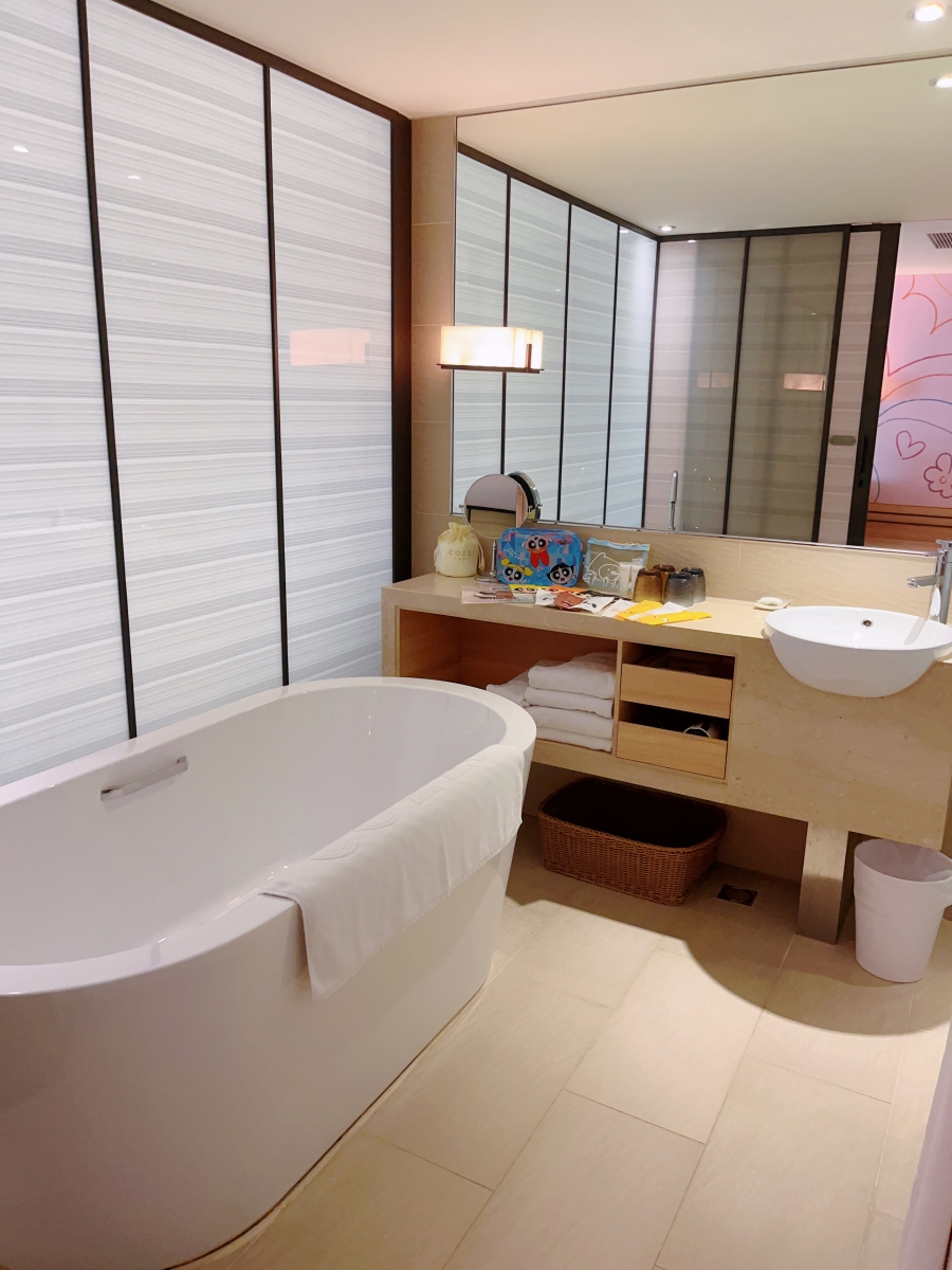 hotel cozzi台南和逸飯店台南西門館住宿心得-卡通頻道主題房浴室也很大間