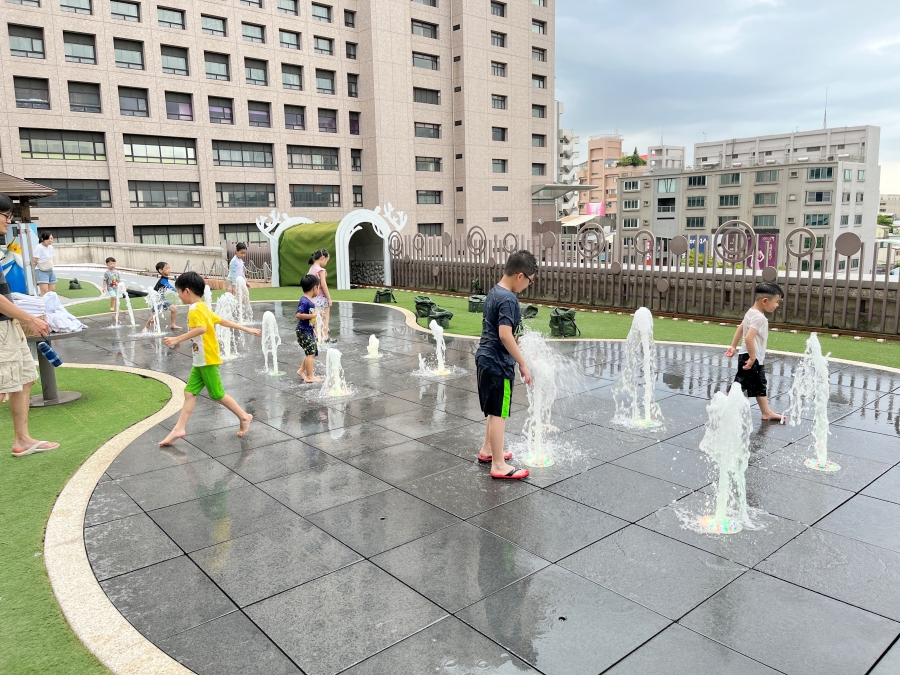 hotel cozzi台南和逸飯店台南西門館住宿心得-沁涼噴泉池玩水最消暑