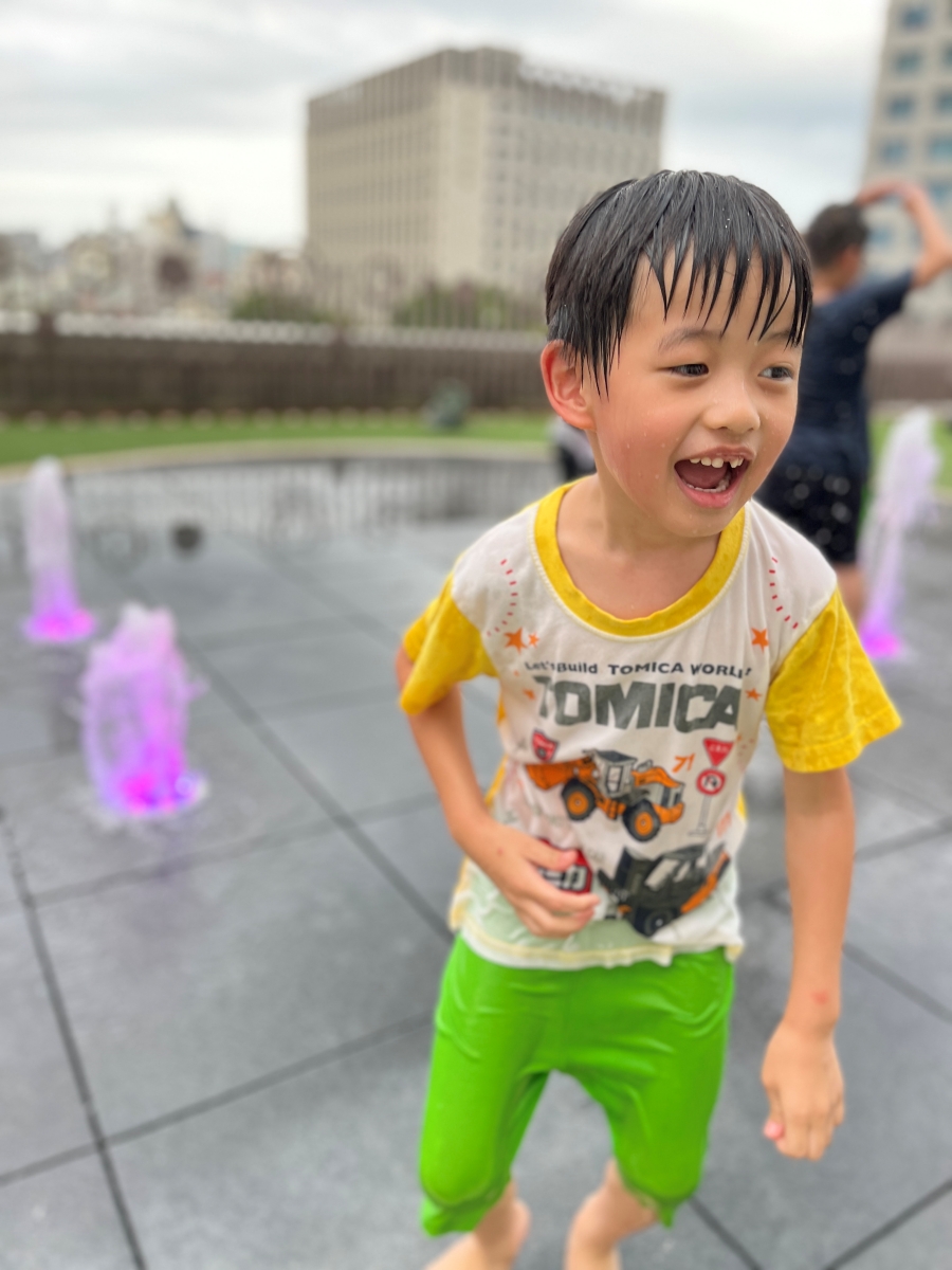 hotel cozzi台南和逸飯店台南西門館住宿心得-小孩玩水玩到全身濕