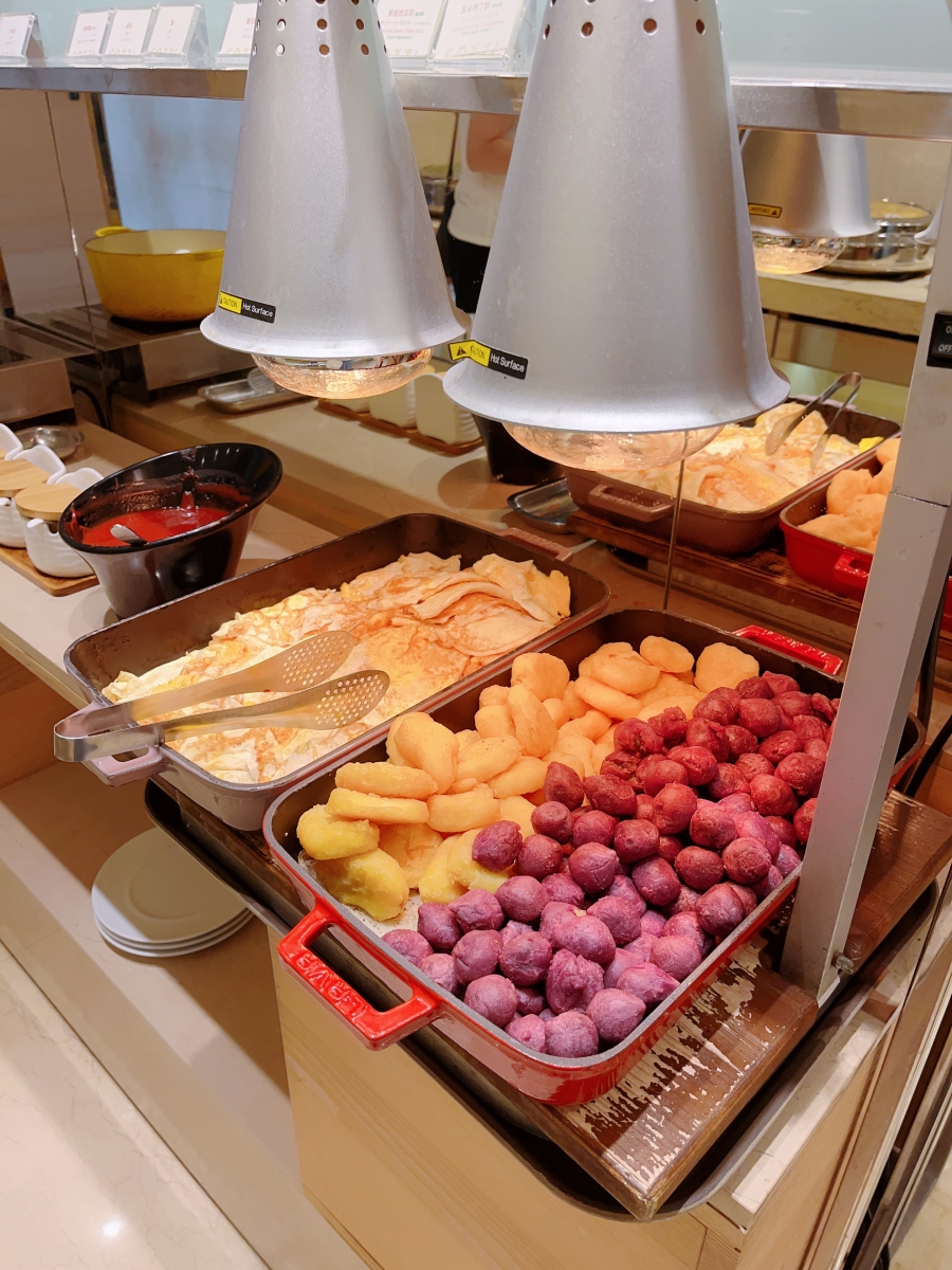 hotel cozzi台南和逸飯店台南西門館住宿心得-buffet自助式早餐菜色炸物區