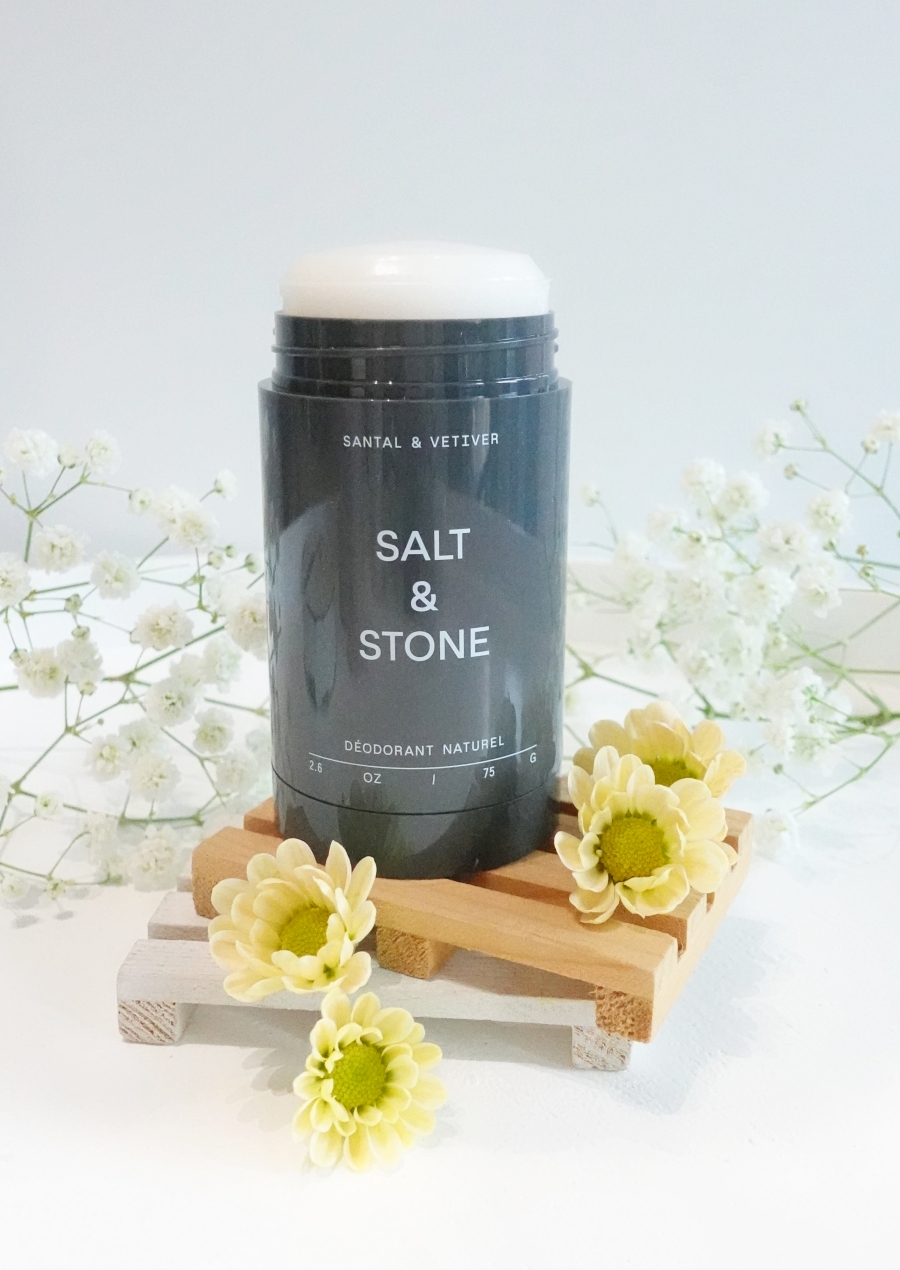 體香劑推薦SALT&STONE體香膏檀香岩蘭草，完全沒有藥草味，是一股非常清新的花香，非常好聞