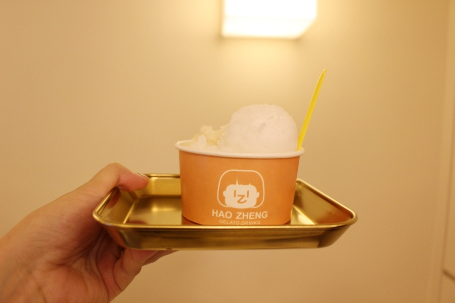 好正商行HAO ZHENG的義式冰淇淋會用這個可愛的杯子裝，可以內用也可以外帶