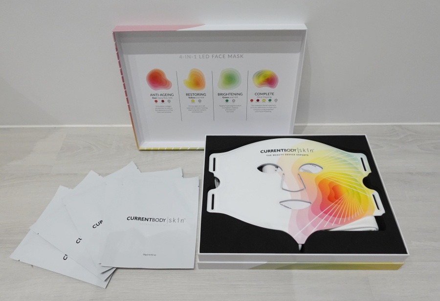【美容儀分享】CurrentBody LED 4合1光療面膜儀開箱+使用心得(文末與經典款面膜儀比較分享) 【美容儀分享】CurrentBody LED 4合1光療面膜儀開箱+使用心得(文末與經典款面膜儀比較分享)