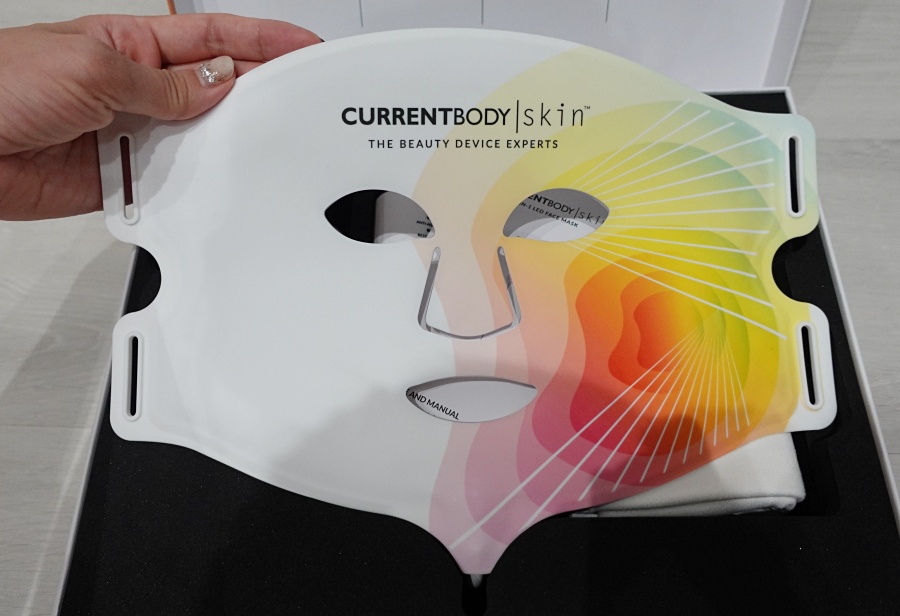 【美容儀分享】CurrentBody LED 4合1光療面膜儀開箱+使用心得(文末與經典款面膜儀比較分享) 【美容儀分享】CurrentBody LED 4合1光療面膜儀開箱+使用心得(文末與經典款面膜儀比較分享)