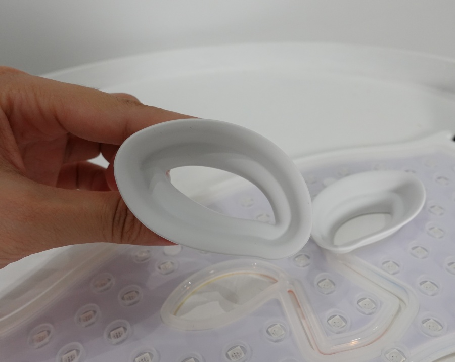【美容儀分享】CurrentBody LED 4合1光療面膜儀開箱+使用心得(文末與經典款面膜儀比較分享) 【美容儀分享】CurrentBody LED 4合1光療面膜儀開箱+使用心得(文末與經典款面膜儀比較分享)