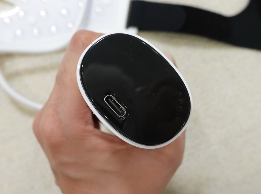 【美容儀分享】CurrentBody LED 4合1光療面膜儀開箱+使用心得(文末與經典款面膜儀比較分享) 【美容儀分享】CurrentBody LED 4合1光療面膜儀開箱+使用心得(文末與經典款面膜儀比較分享)