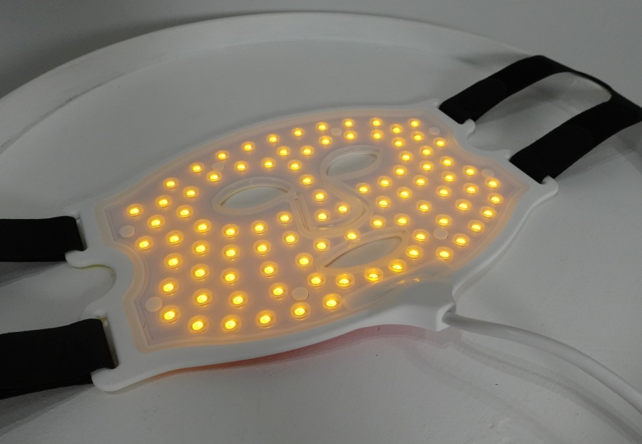 【美容儀分享】CurrentBody LED 4合1光療面膜儀開箱+使用心得(文末與經典款面膜儀比較分享) 【美容儀分享】CurrentBody LED 4合1光療面膜儀開箱+使用心得(文末與經典款面膜儀比較分享)