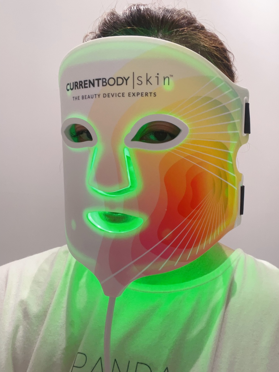 【美容儀分享】CurrentBody LED 4合1光療面膜儀開箱+使用心得(文末與經典款面膜儀比較分享) 【美容儀分享】CurrentBody LED 4合1光療面膜儀開箱+使用心得(文末與經典款面膜儀比較分享)