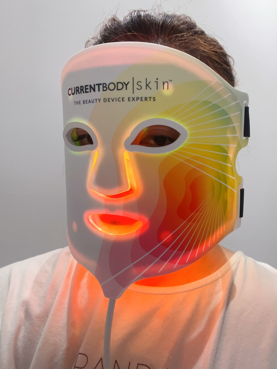 【美容儀分享】CurrentBody LED 4合1光療面膜儀開箱+使用心得(文末與經典款面膜儀比較分享) 【美容儀分享】CurrentBody LED 4合1光療面膜儀開箱+使用心得(文末與經典款面膜儀比較分享)