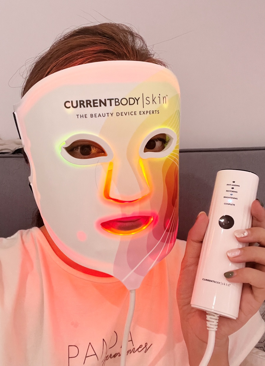 【美容儀分享】CurrentBody LED 4合1光療面膜儀開箱+使用心得(文末與經典款面膜儀比較分享) 【美容儀分享】CurrentBody LED 4合1光療面膜儀開箱+使用心得(文末與經典款面膜儀比較分享)
