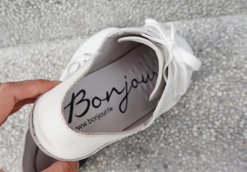 【穿搭】Bonjour小白鞋，超軟不咬腳全真皮無LOGO，我的穿搭好幫手♥