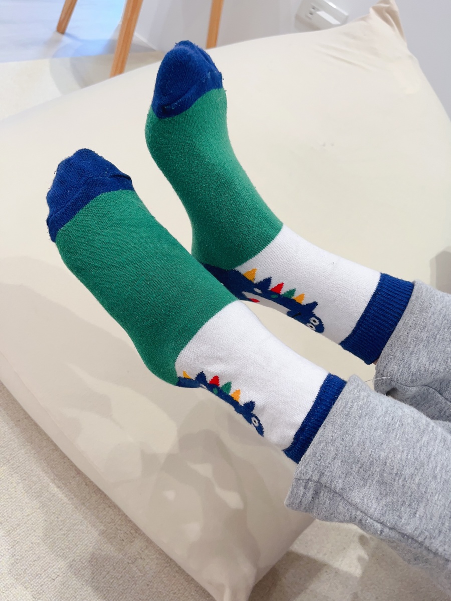 Amiss全家人的襪子日系手繪風恐龍襪，童襪推薦男童襪子推薦
