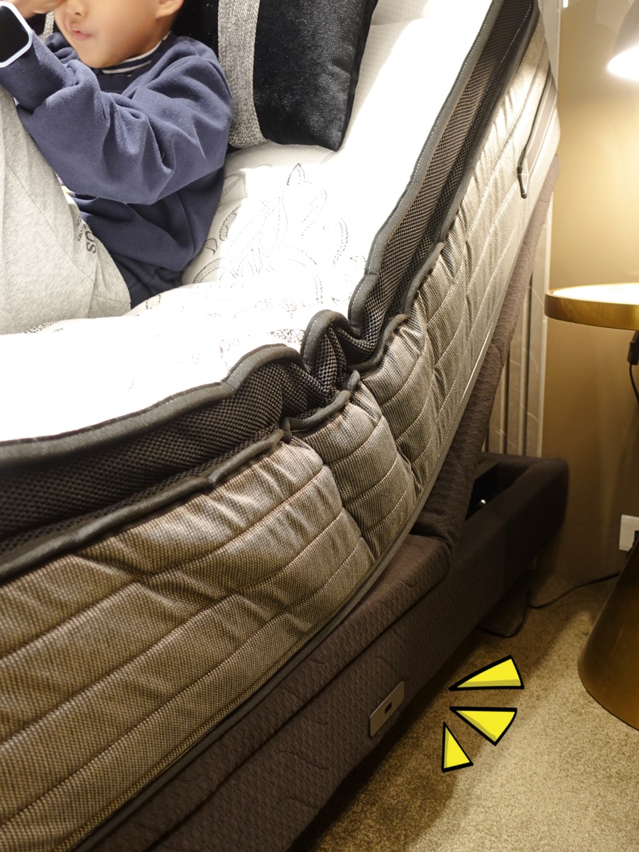 Sealy席伊麗電動床床邊有USB插孔可以充電