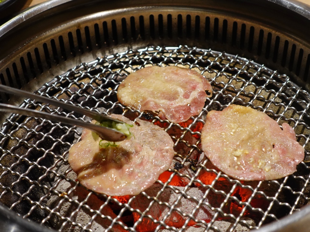 【新竹燒肉推薦】燒肉モルディブ馬爾地夫，超chill的渡假風燒肉，下班來這裡聚餐吃喝超紓壓啦！