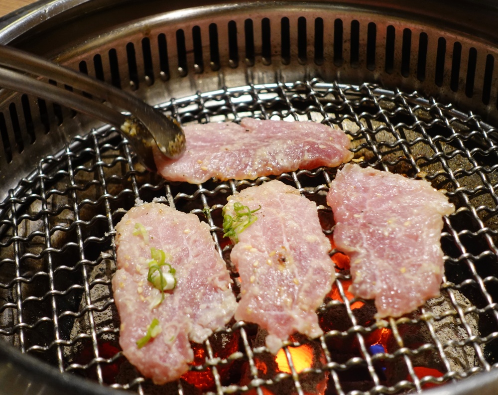 【新竹燒肉推薦】燒肉モルディブ馬爾地夫，超chill的渡假風燒肉，下班來這裡聚餐吃喝超紓壓啦！