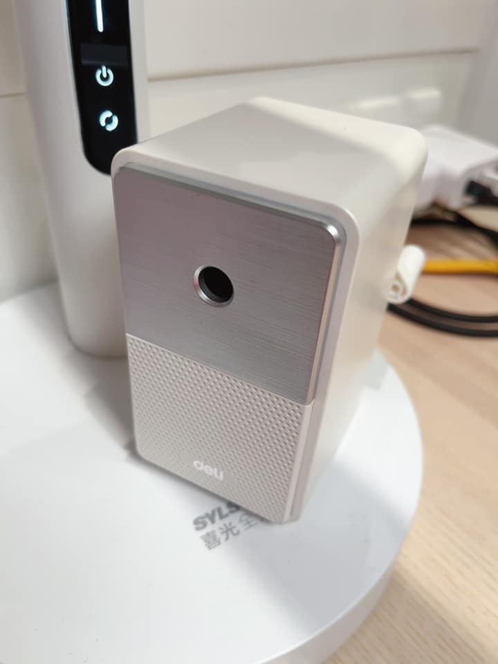 【小學生文具】Deli得力削鉛筆機，最好用的美型削鉛筆機，來自小二媽媽的真心推！