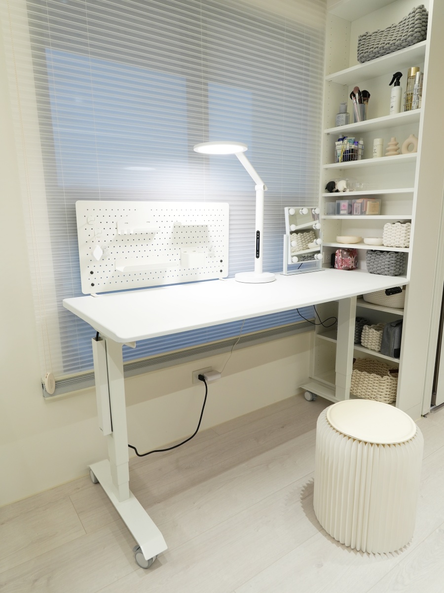 【裝潢日記】書桌兼化妝桌?我靠funte升降桌當我的機能工作桌