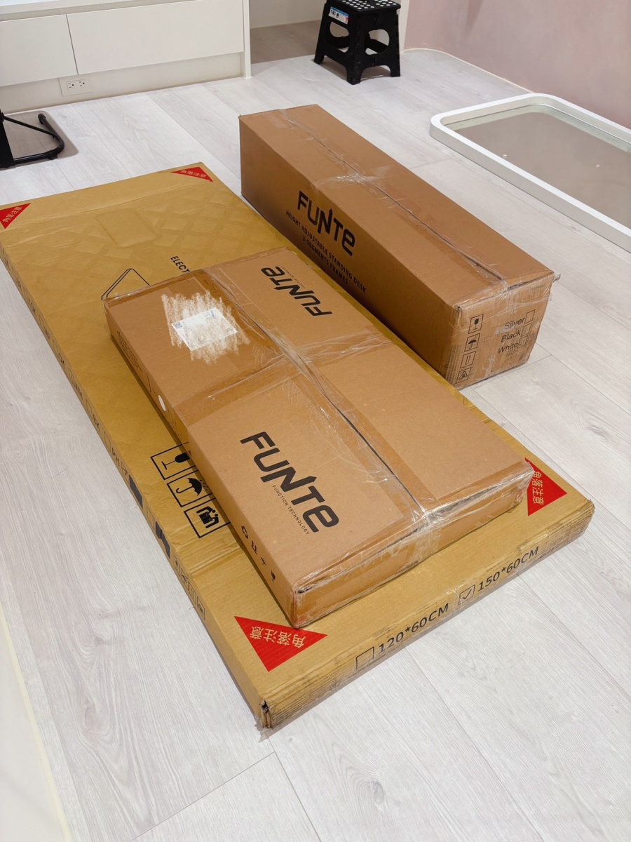 【裝潢日記】書桌兼化妝桌?我靠funte升降桌當我的機能工作桌