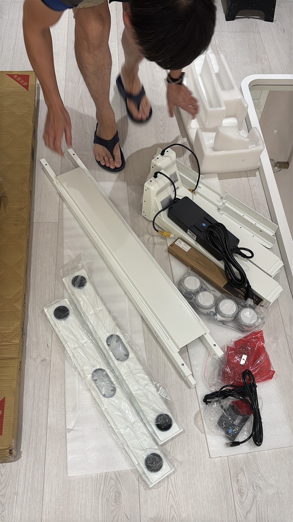 【裝潢日記】書桌兼化妝桌?我靠funte升降桌當我的機能工作桌