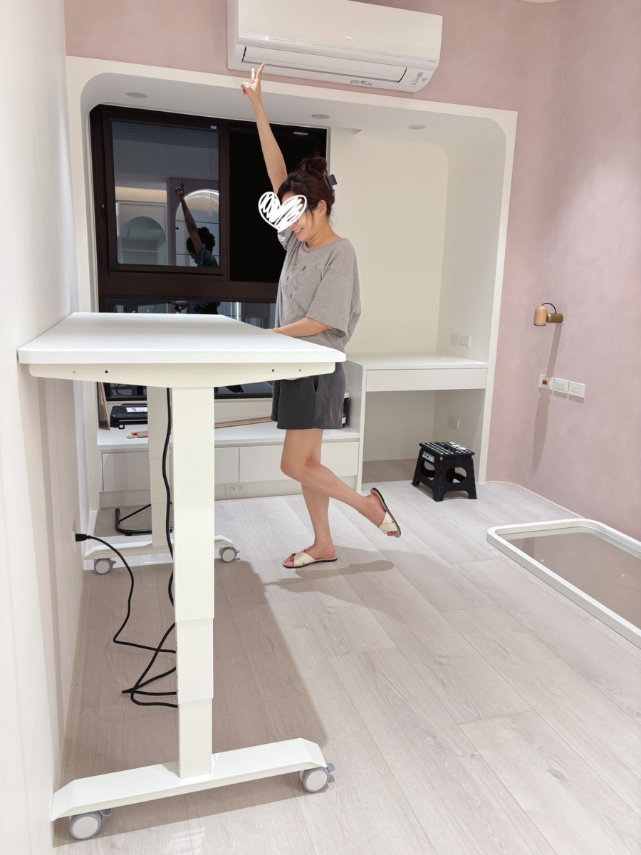 【裝潢日記】書桌兼化妝桌?我靠funte升降桌當我的機能工作桌